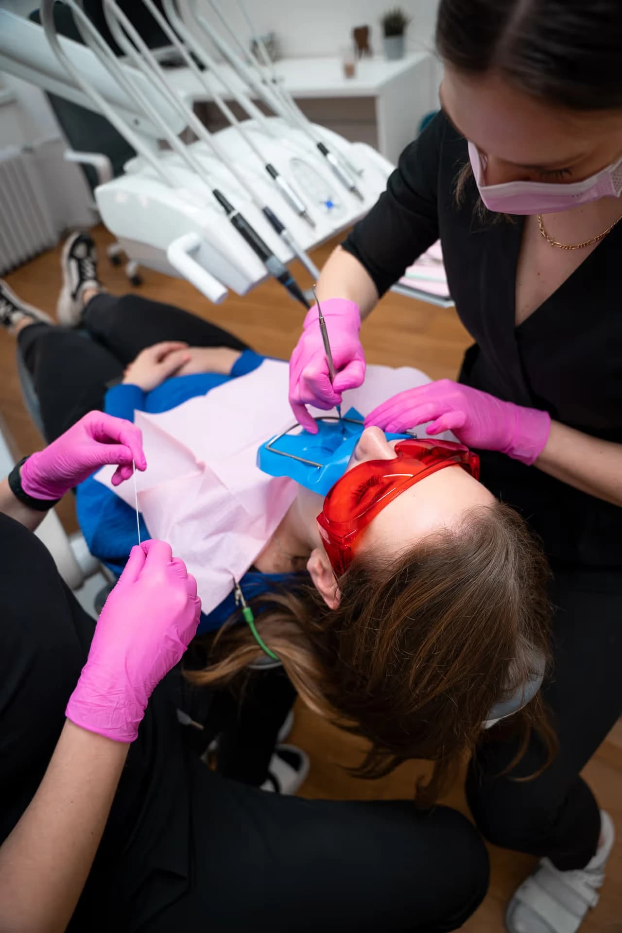 Interiér a tým zubní kliniky KissDent v centru Prahy